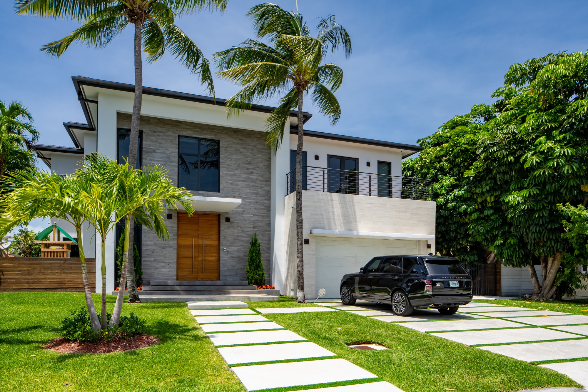 Modern Home, Integrated Grass Pavers